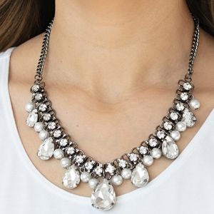 paparazzi Jewelry - Necklace & Earrings Set paparazzi Jewelry - Necklace & Earrings Set